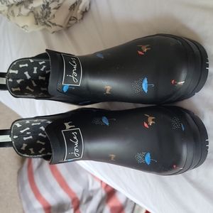 Rainboots